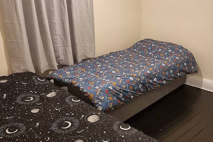 Affordable 2-Bed house for Rent Near Bradford City Center – Budget Accommodation in Bradford, Westliches Yorkshire