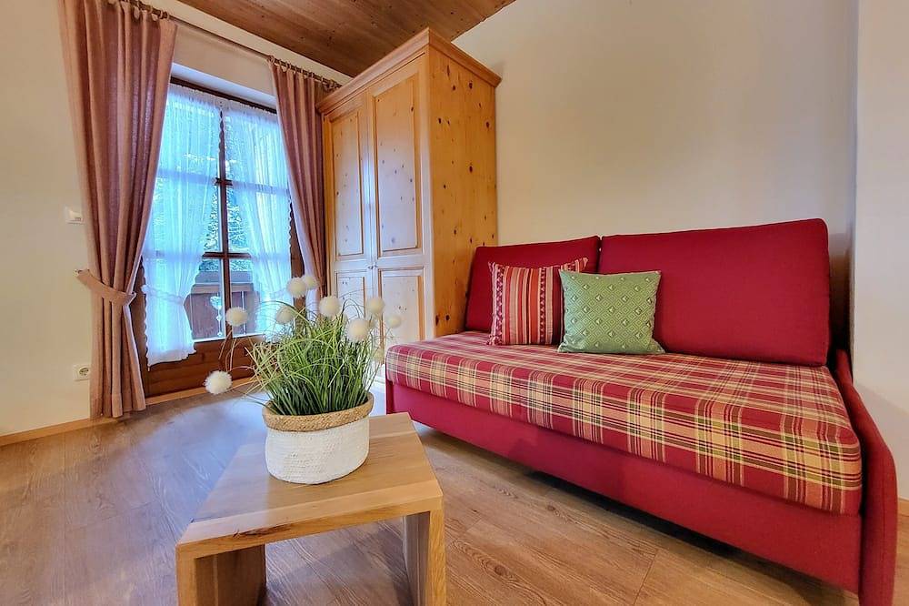 Ganze Wohnung, Gemütliche 1 Zimmer-Wohnung mit Terrasse und Blick auf die Berge in Oberau, Bayerische Alpen