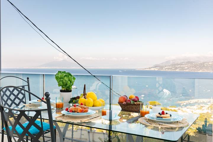 Ferienwohnung für 2 Personen, mit Terrasse und Ausblick in Capri - 2