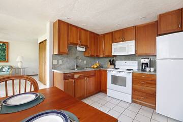 Beach Rental for 2 Guests in Koloa, Kauai, Picture 1