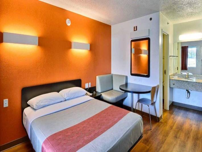 Entire apartment, Ms6 Tewksbury|1 Queen Bed | Micfridge in Tewksbury, Merrimack Valley
