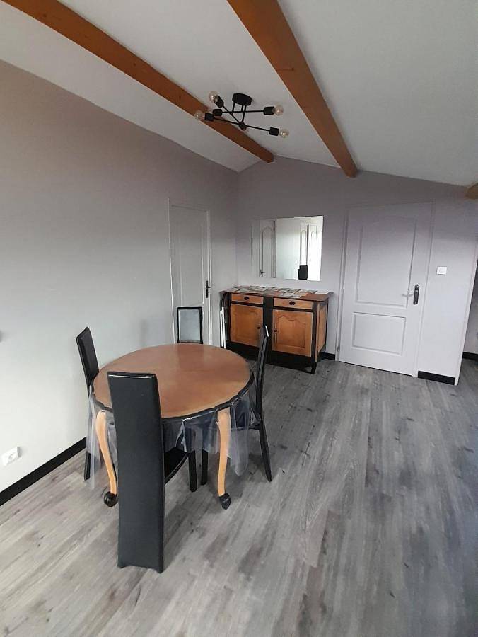 Appartement entier, One-Bedroom Apartment in Grues, Fontenay-le-Comte