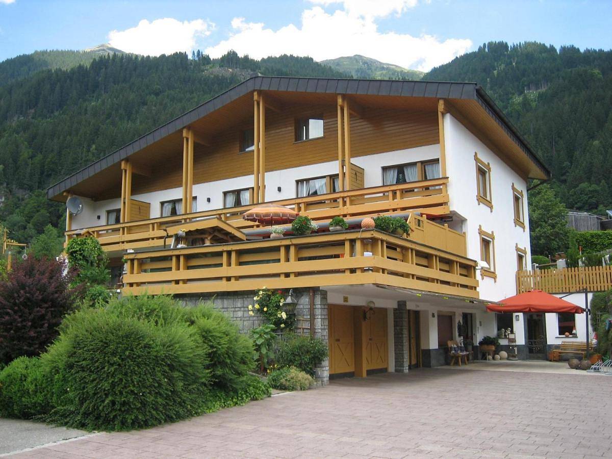 Ganze Wohnung, Two-Bedroom Apartment with Shower in Sankt Gallenkirch, Verwall