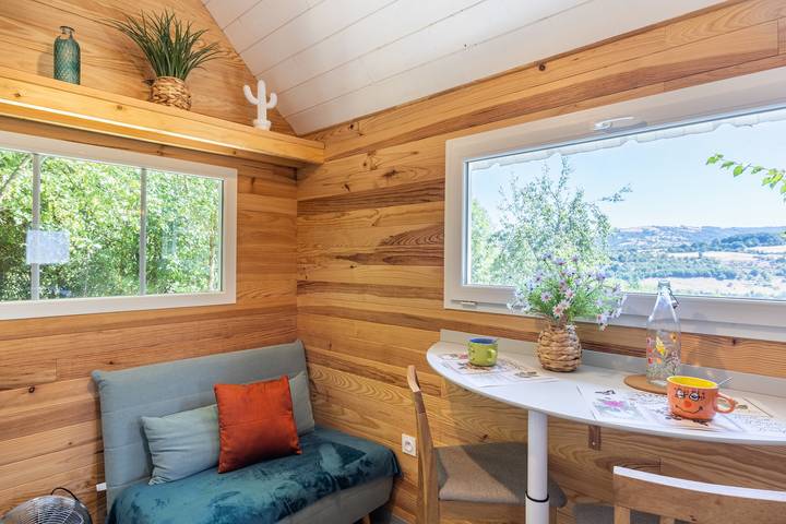 Hel ferielejlighed, Tiny House in the Heart of Nature in Bessuéjouls, Aveyron