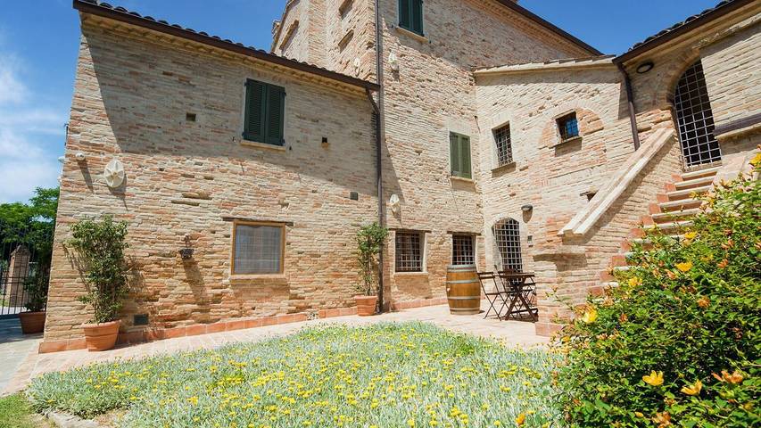 Gîte pour 3 personnes, avec piscine dans Villagrande (Mombaroccio)