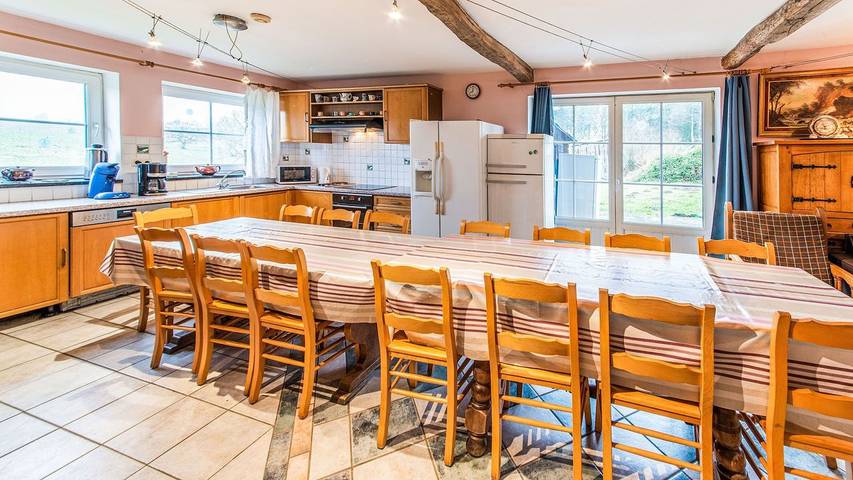 Ferme pour 21 personnes, avec jardin ainsi que jacuzzi et sauna dans Cherain - 4