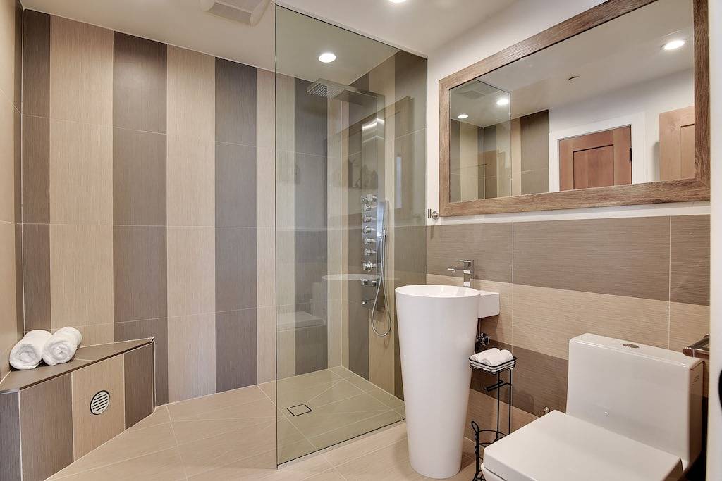 Luxury Resort Style Hollywood Hills Villa in Los Feliz, Los Angeles