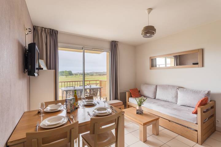 Gîte pour 4 personnes, avec balcon et piscine, animaux acceptés dans Golf Club des Sables d'Or