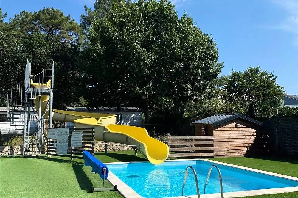 Bungalow Toile 2ch (sans sanitaire) 5 personnes in Guémené-Penfao, Région de Châteaubriant