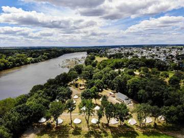 Tente pour 4 personnes, avec terrasse ainsi que vue et jardin dans les Pays de la Loire