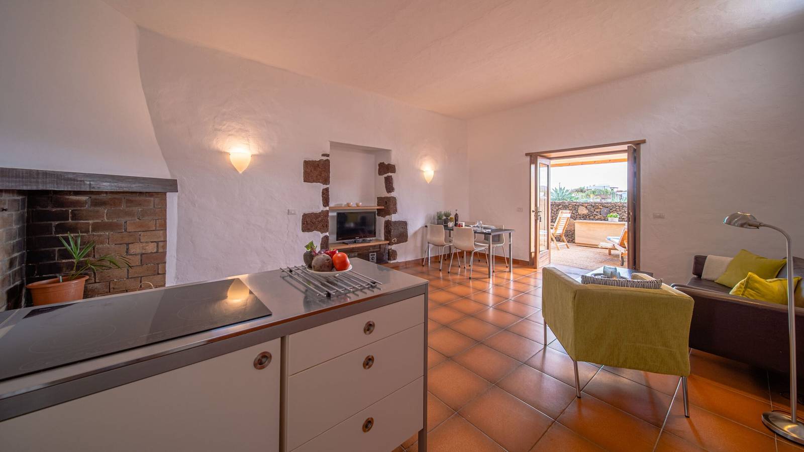 Vacation Home 'Casa Margarita 2' with Mountain View, 2 Terraces & Wi-Fi in Mala, Haría