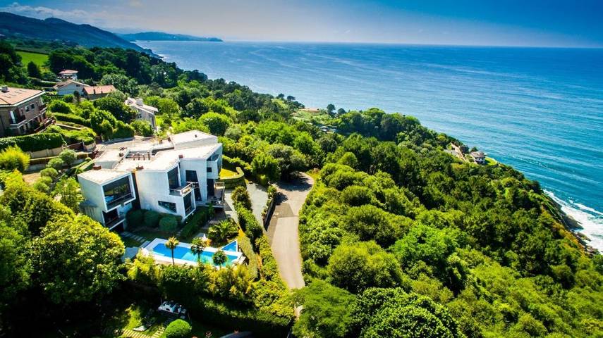 Casa rural para 8 personas, con Balcón y Jacuzzi además de Terraza y Jardín en San Sebastián