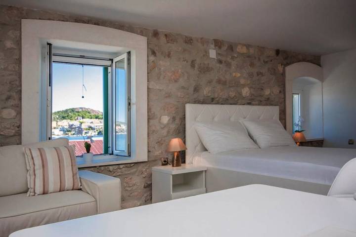 Ferienwohnung für 2 Personen, mit Terrasse und Ausblick in Krapanj