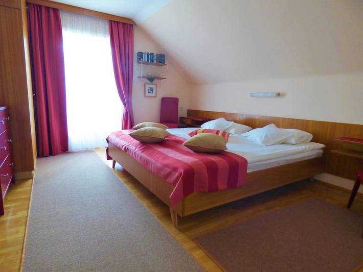 Ganze Ferienwohnung, Haus 1 Wohnung "Gartenblick" in Bodensdorf, Gerlitzen