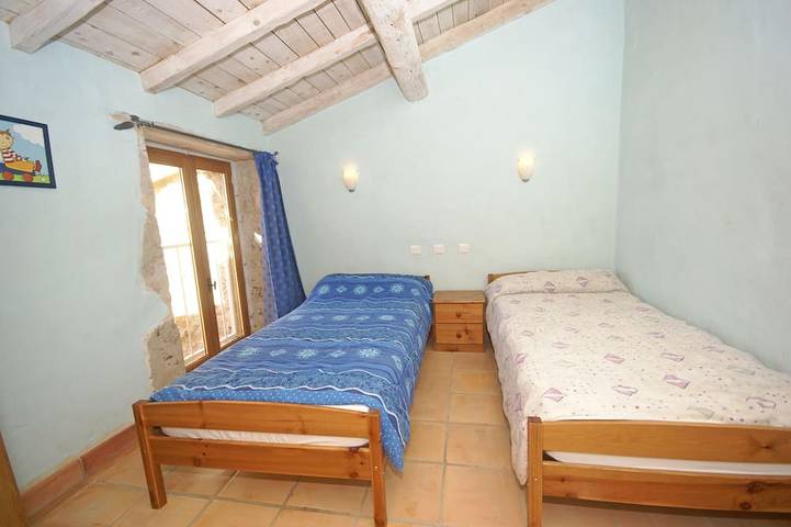 Location de vacances pour 6 personnes, avec jardin et terrasse à Fraissé-des-Corbières - 4