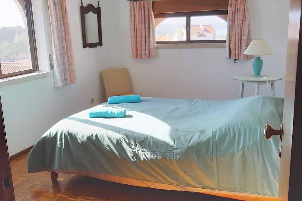 Apartamento entero, Hermoso Apartamento Para 6 - Amplio Y Luminoso Frente A La Laguna - Cerrar Nazare in Foz do Arelho, Leiria District