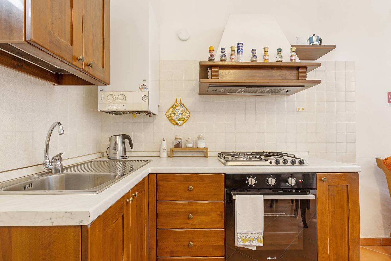 Petite maison "Nel Verde Con Jacuzzi" avec piscine et jardin partagés in Colle di Val d'Elsa, Province de Sienne