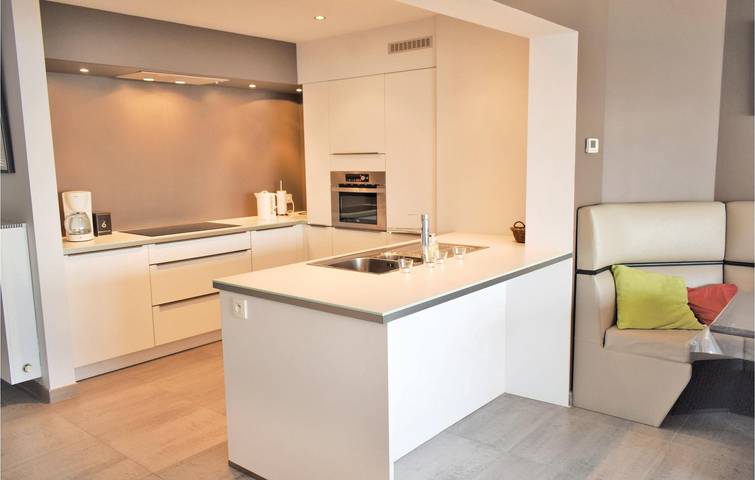 Ganze Ferienwohnung, Ferienwohnung für 6 Personen mit Terrasse in Oostende stadt, Oostende
