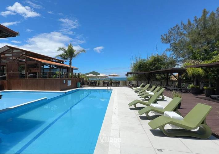 Casas e apartamentos de temporada para 3 pessoas, com sauna e jacuzzi e ainda jardim and piscina, adaptado a crianças na Praia do Rosa