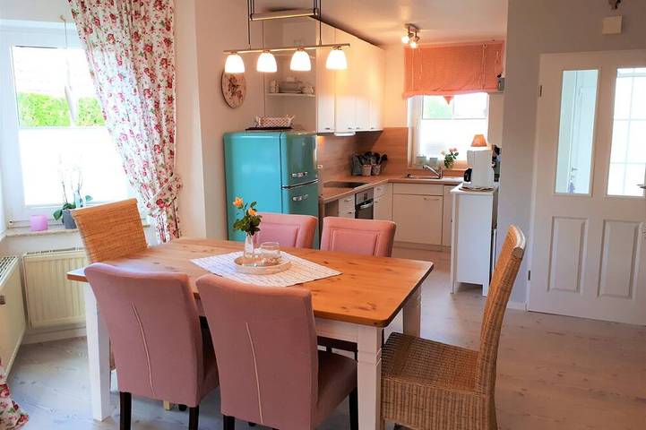 Ferienhaus für 4 Personen, mit Terrasse und Garten in Krummhörn