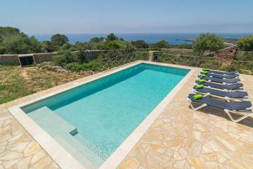 Villa in Ciutadella, Coast of Menorca für 5 