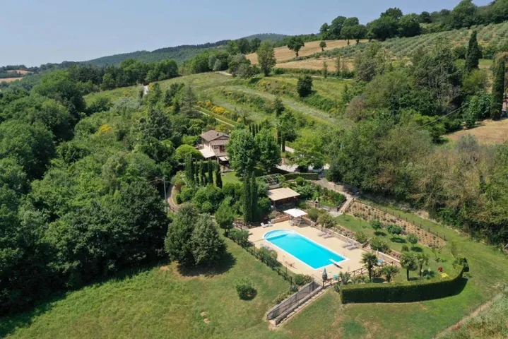 Villa für 11 Personen, mit Kinderpool und Pool sowie Ausblick und Garten - 1
