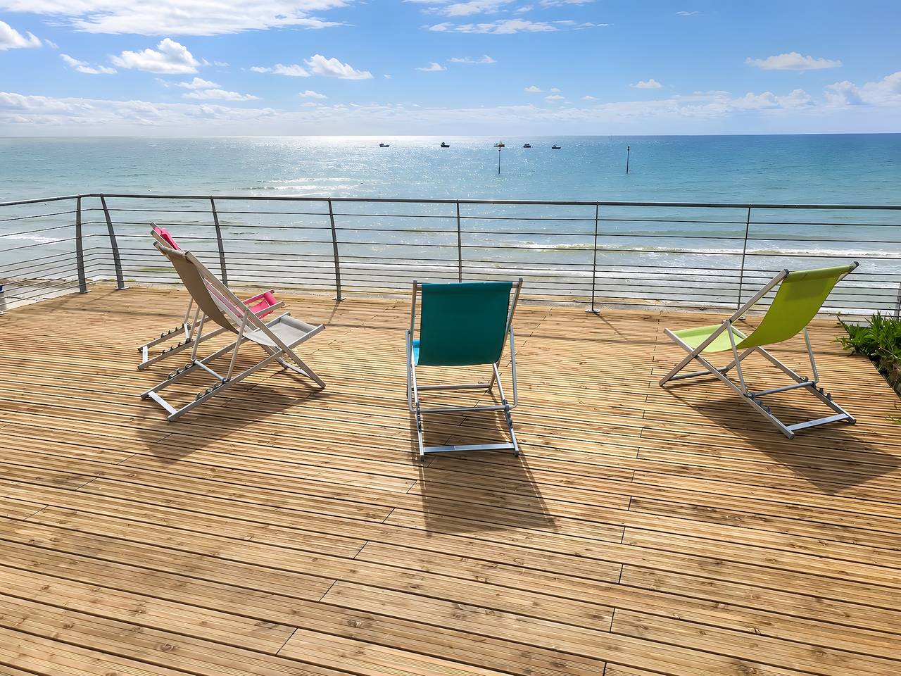 Villa « L'hermitage, Front de Mer » avec vue sur la mer, terrasse privée et Wi-Fi in Pirou, Région de Coutances