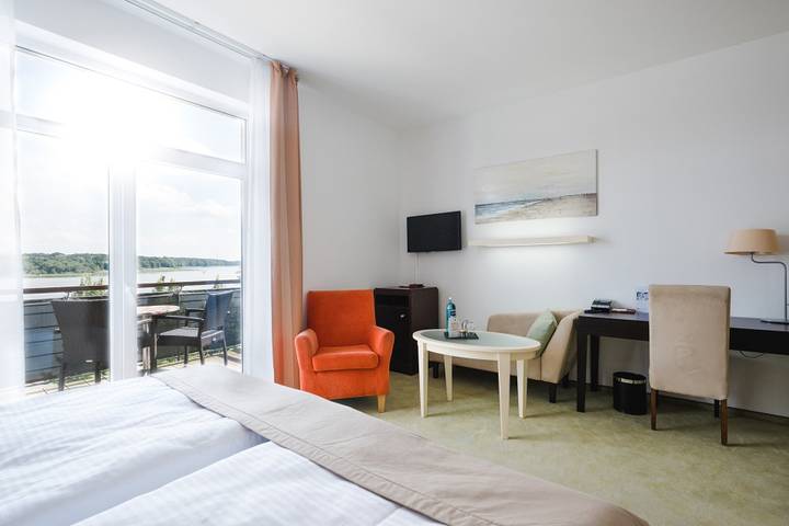 Hotel für 2 Personen, mit Balkon/Terrasse und Balkon sowie Terrasse und Garten in Neuruppin - 2