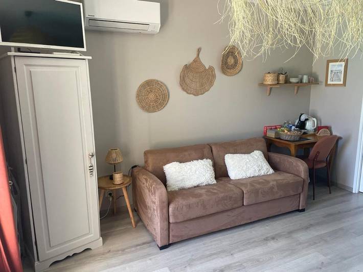 Location de vacances pour 2 personnes, avec jardin ainsi que terrasse et piscine à Jarnac - 2