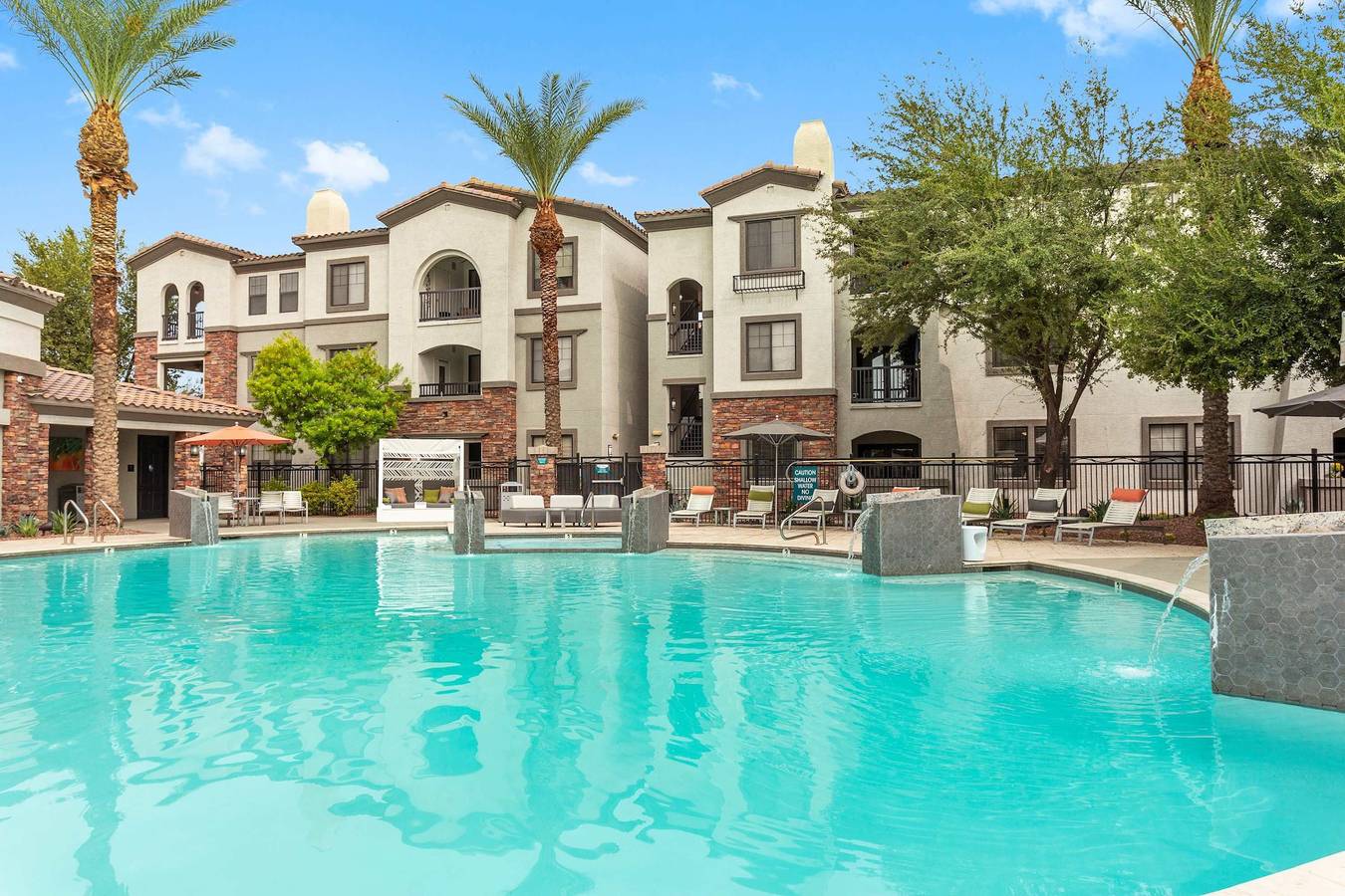 Ganze Wohnung, Cozysuites Glendale by the stadium with pool 31 in Glendale, Maricopa County