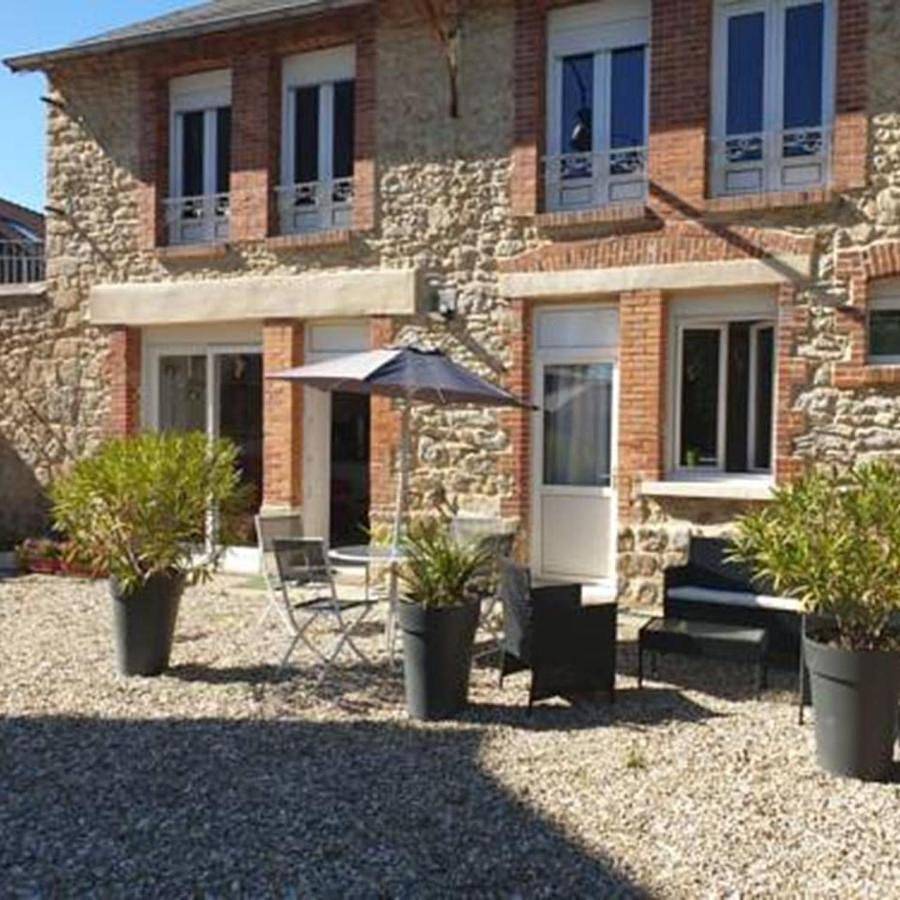 One-Bedroom House in Bussière-Dunoise, Région de Guéret