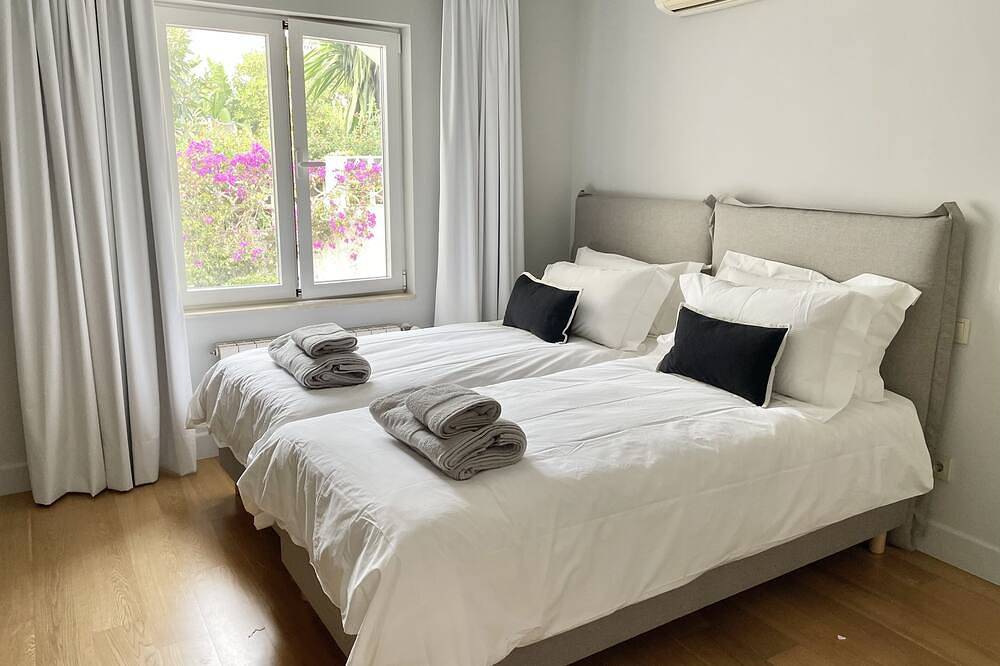 Large Modern House, Private Pool,  San Pedro de Alacantara, Marbella, 4000 sq ft in San Pedro de Alcántara, Marbella