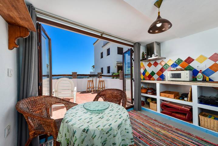 Entire studio, Studio Apartment 'La Casita De Casares' with Sea View, Private Terrace and Balcony in Sierra (Casares), Casares