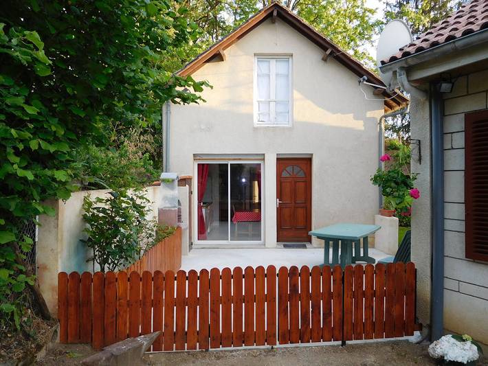 Gîte pour 4 personnes, avec terrasse et jardin