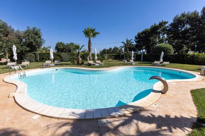 Chambre d’hôte pour 3 personnes, avec Terrasse et Jardin ainsi que Piscine et Vue à San Vito dei Normanni - 2