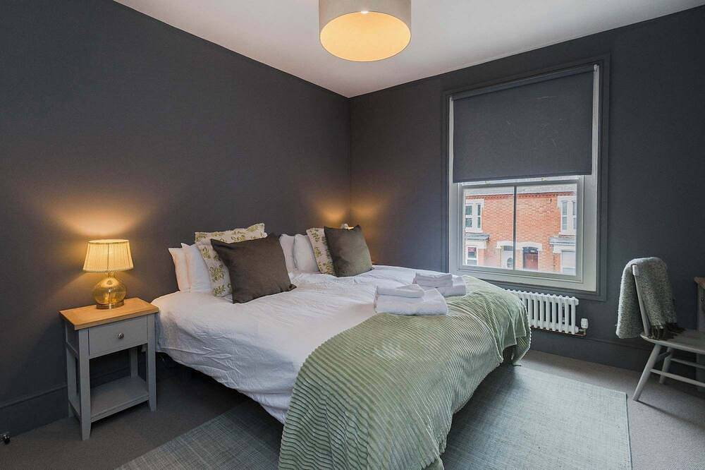 Spacious House, Private Parking & Garden in Gloucester (UK), Gloucestershire