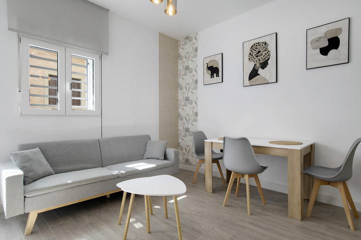 Apartamento inteiro, Apartamento 'Apartamentos Habana 4' com Ar Condicionado in Playa Barbate, Barbate