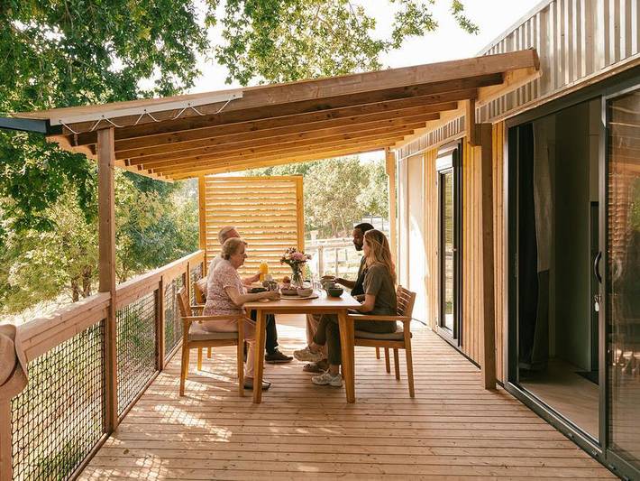 Camping pour 4 personnes, avec Balcon/Terrasse ainsi que Terrasse et Bassin pour enfant à Préfailles