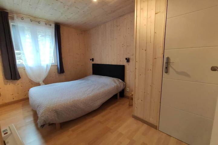 Location de vacances pour 6 personnes, avec terrasse et jardin, animaux acceptés à Mérens-les-Vals - 4