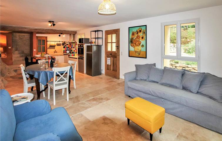 Acogedor apartamento con jardín cerca de Le Calavon in APT, Parque natural regional del Luberon