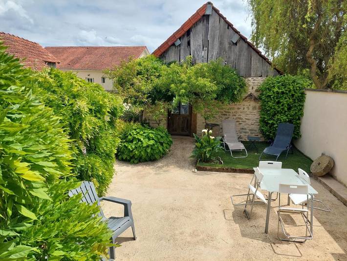 Location de vacances pour 4 personnes, avec vue et jardin à Saint-Gervais-en-Vallière