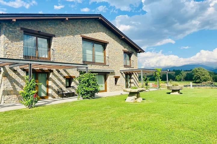Ferienhaus für 19 Personen, mit Balkon und Garten sowie Whirlpool - 1