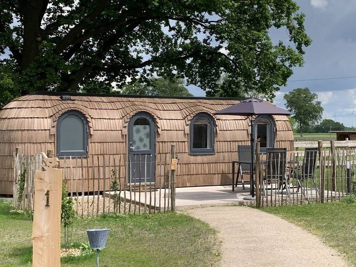 Wohnwagen für 4 Personen, mit Sauna und Garten sowie Ausblick und Terrasse in Niedersachsen