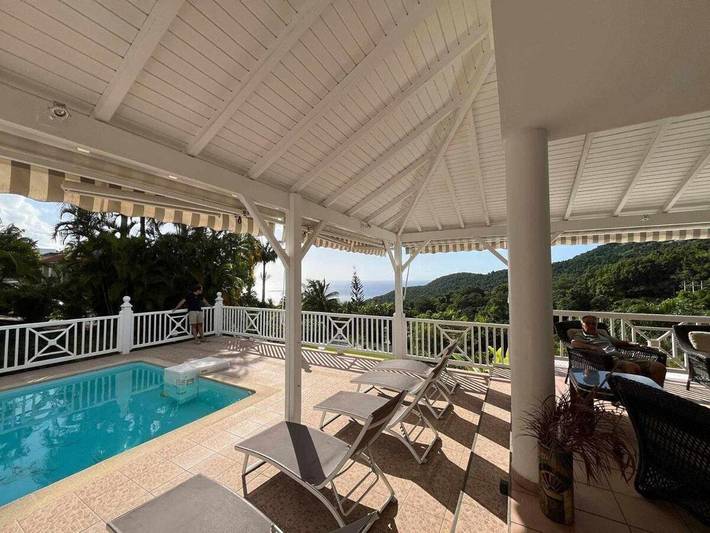 Villa pour 3 personnes, avec jardin et piscine, animaux acceptés à Deshaies