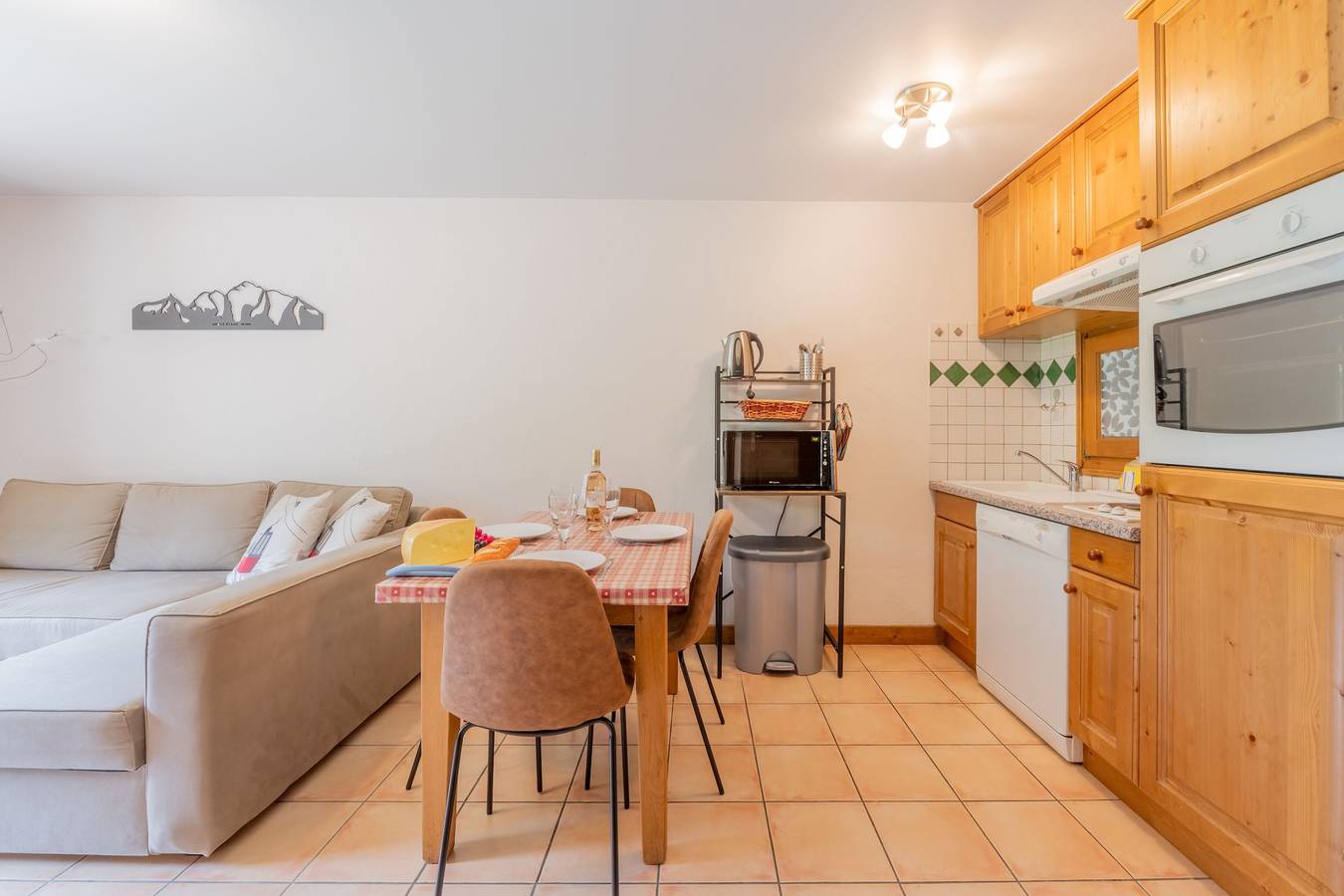 Entire apartment, Appartement Les Capucins jardin 2 - 104 in Chamonix-Mont-Blanc, Bonneville region