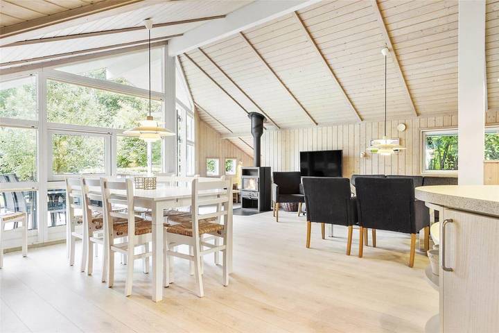 Ferienhaus für 8 Personen, mit Whirlpool und Terrasse sowie Sauna in Råbylille Strand - 2