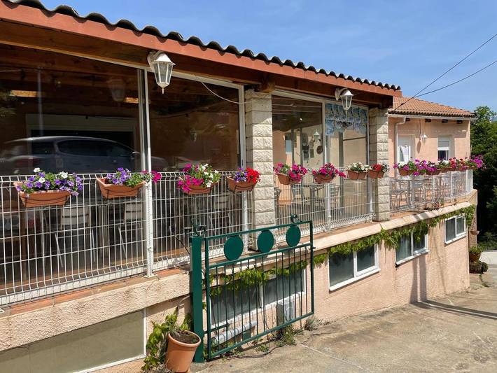 Location de vacances pour 2 personnes, avec piscine et vue ainsi que jardin et terrasse à Cozzano - 3