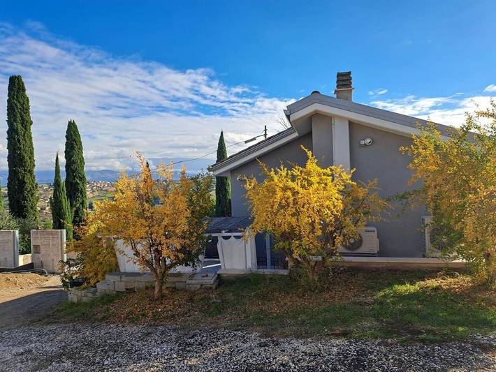 Casa vacanza per 4 persone, con giardino e panorama a Fonte Nuova