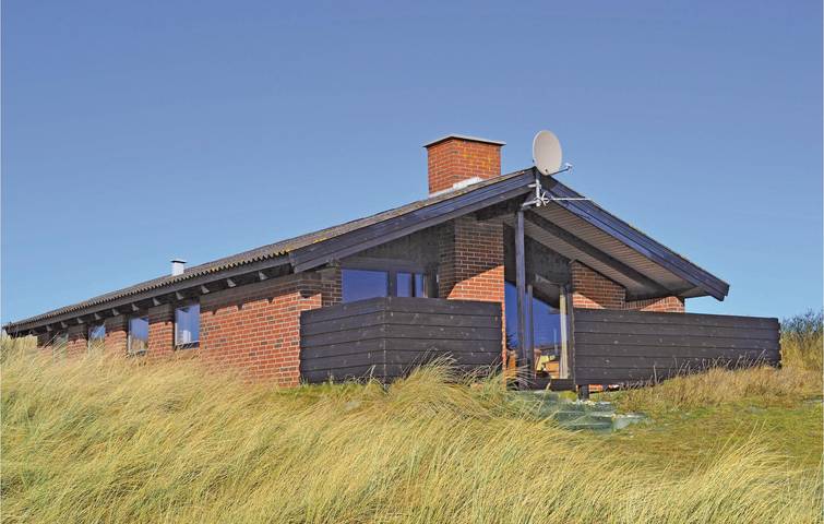 Ferieudlejning for 6 personer, med terrasse og sauna i Bjerregård