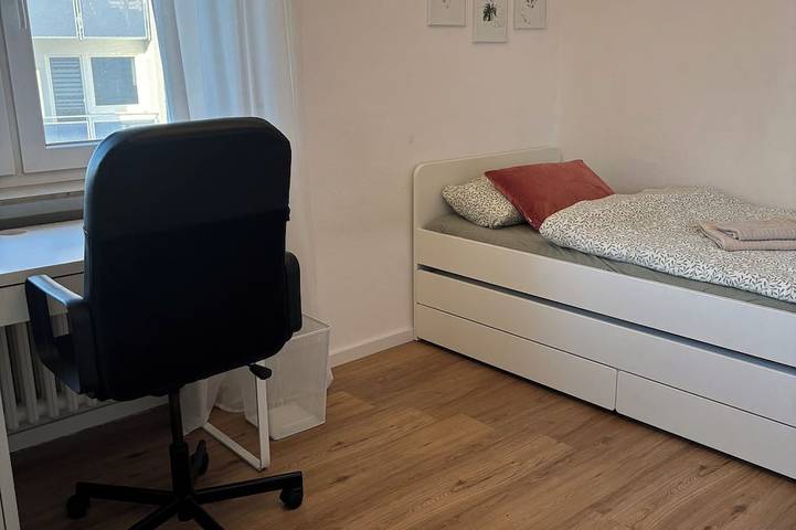 Ferienwohnung für 4 Personen, mit Balkon in Sindelfingen - 2